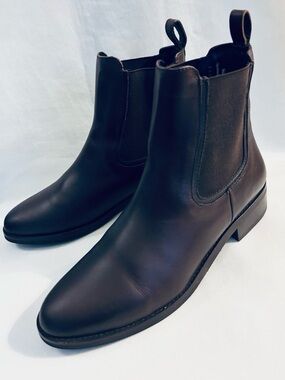 THURSDAY BOOT COMPANY DUCHESS CHELSEA Boots